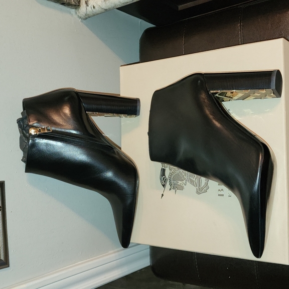 Burberry Booties - Picture 4 of 9